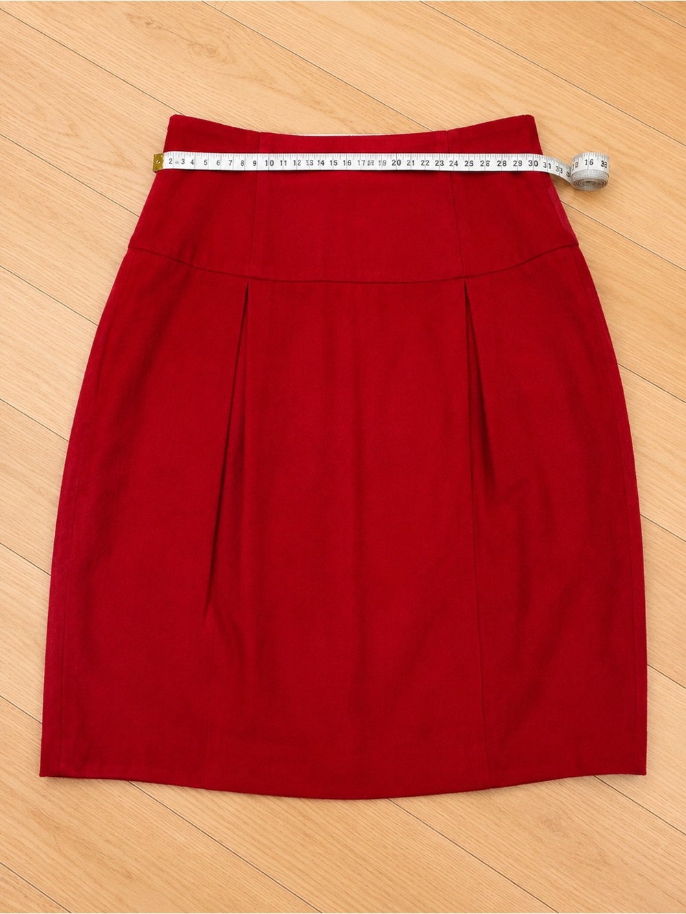 Vintage Alfred Sung 100% Virgin Wool Red Pencil Skirt Made in Canada 90s, size S - Picture 2 of 4